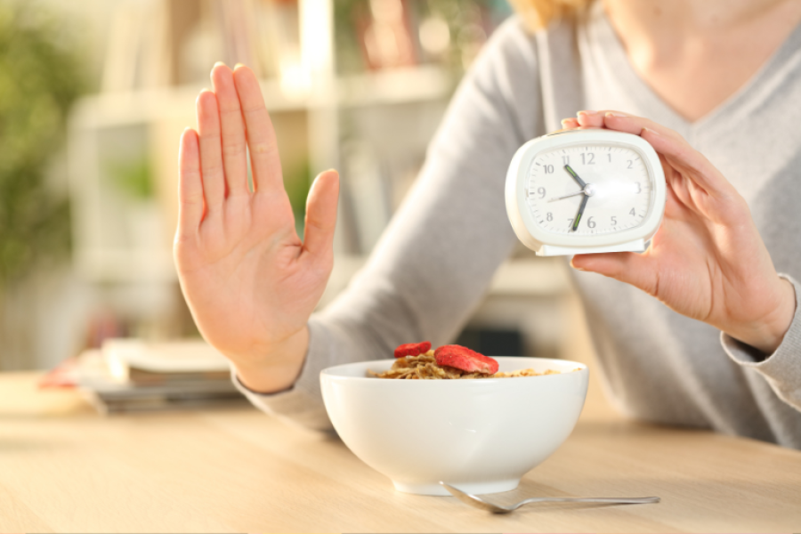 O Jejum Intermitente Está Sabotando Sua Dieta? Descubra os Perigos Ocultos e Como Evitá-los!